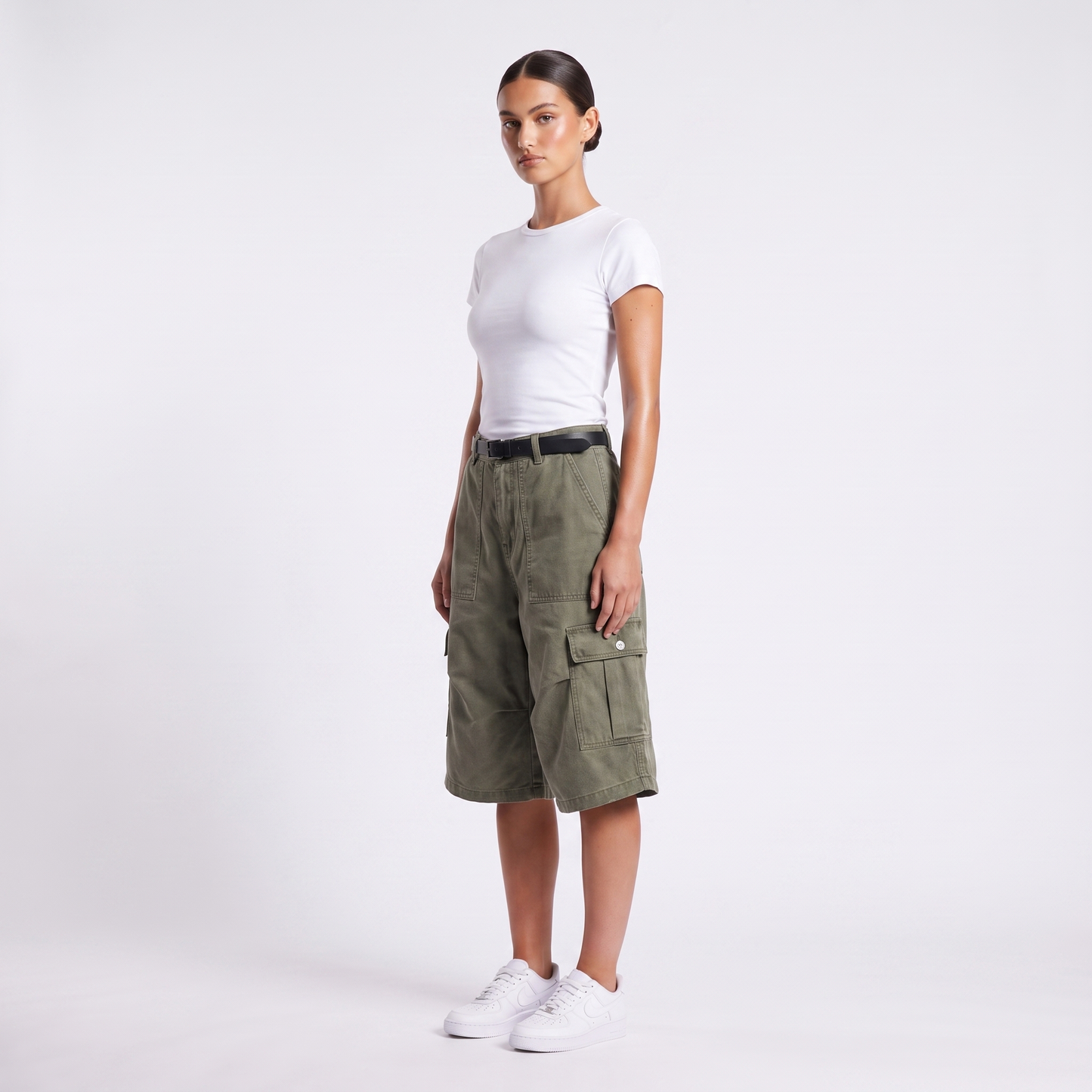 Multi-pocket workwear cargo shorts, Moss green, full look