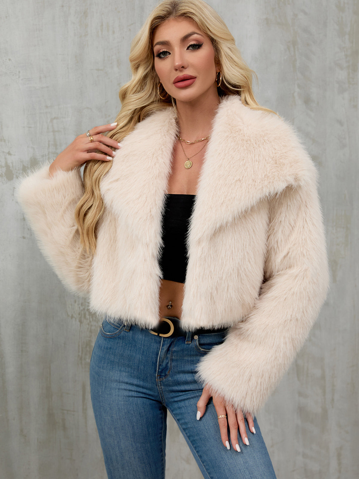 Maeve & Co Women's Faux Fur Jacket - Wide Collar Short Fur Coat with Pockets