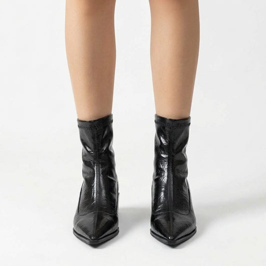 Black boots, front view