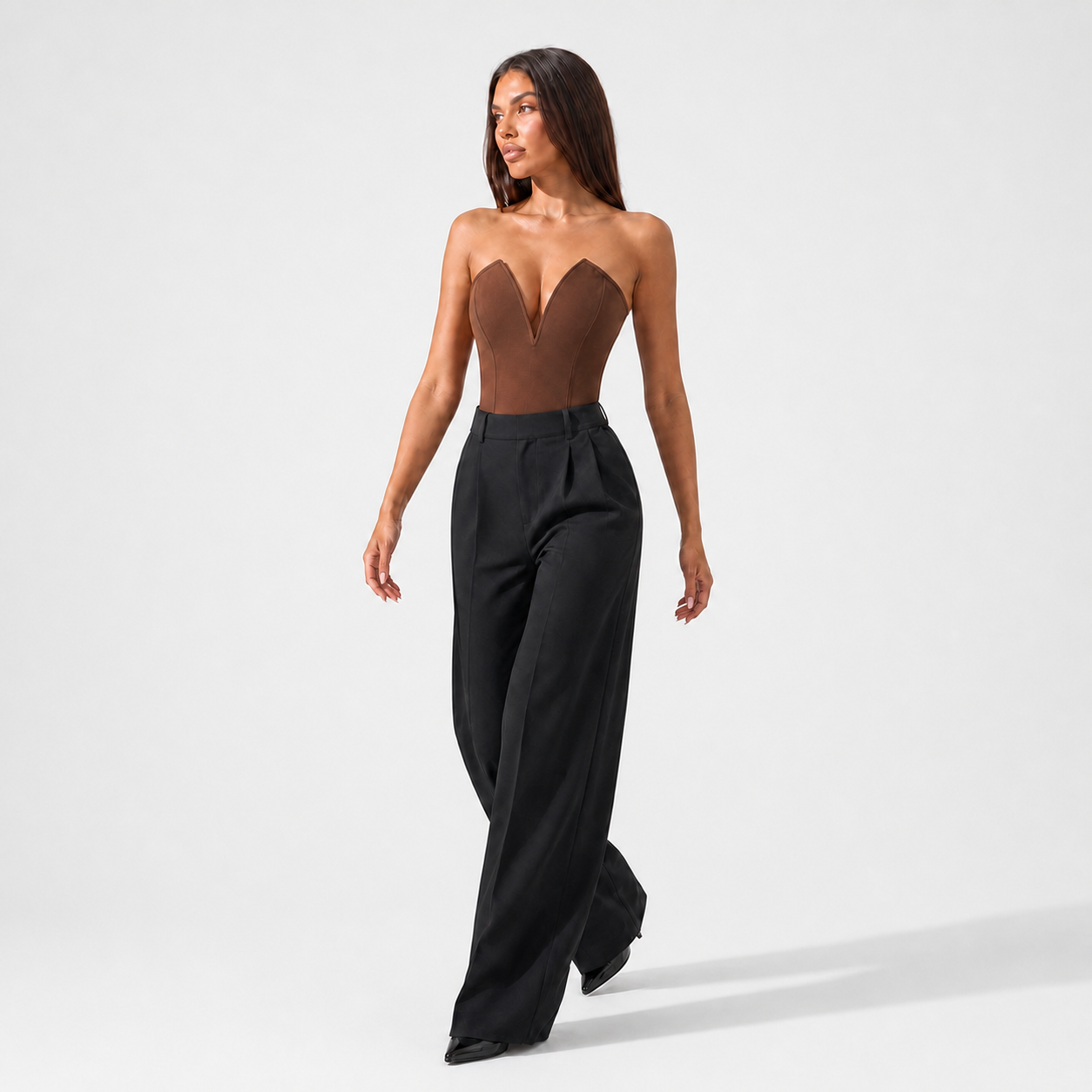 SU00367198 – Dark Brown – 04-walking-three-quarter – corrected 2026-08-01