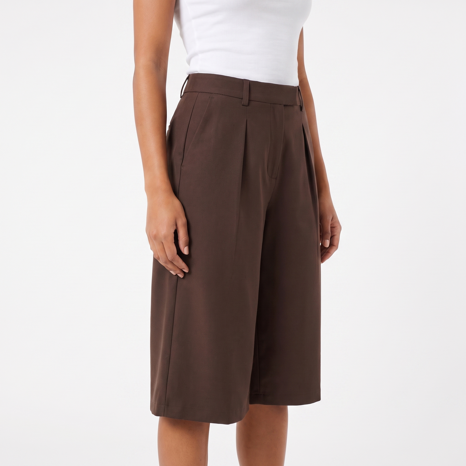 Brown wide-leg culotte shorts - three-quarter side