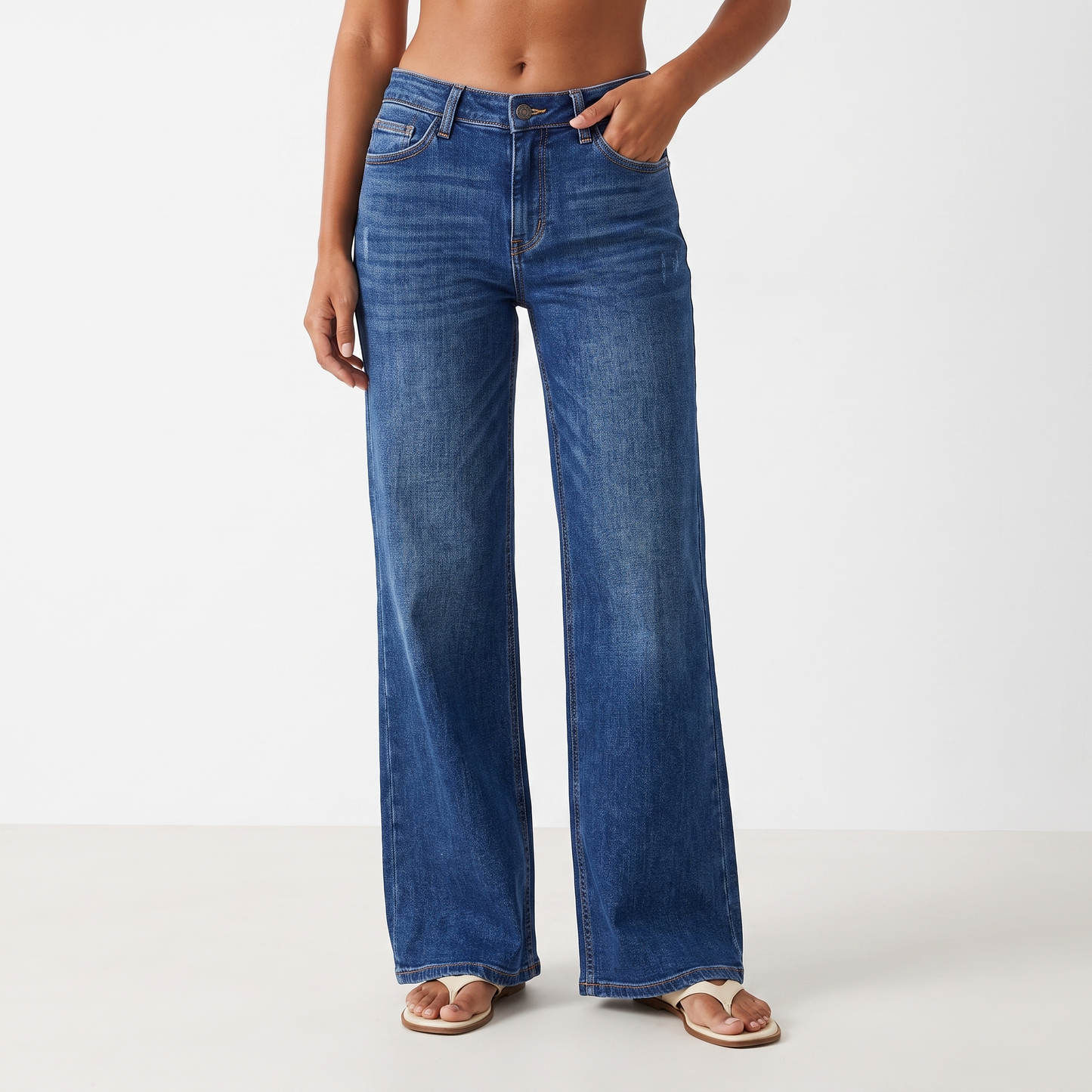 Vintage blue - waist down detail