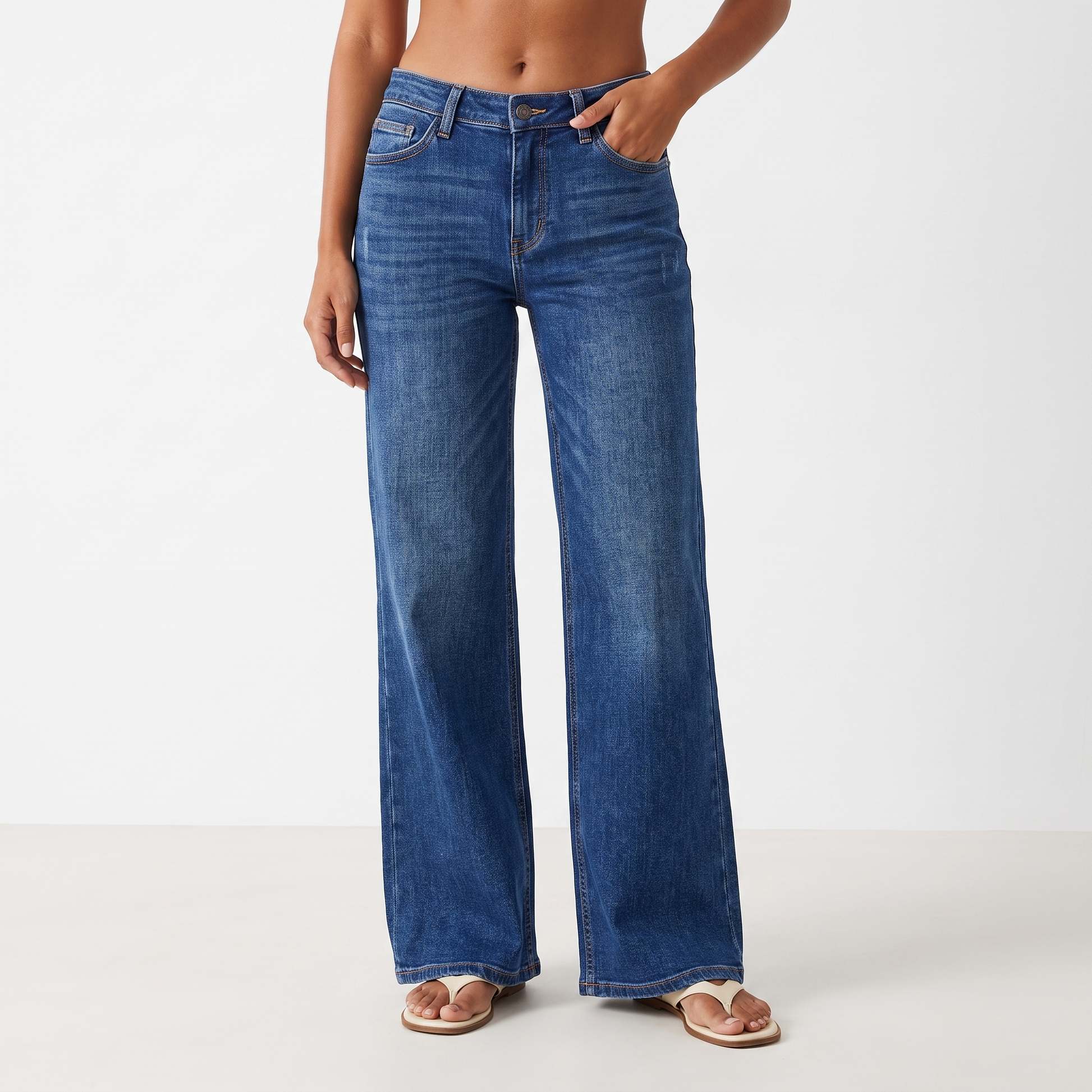 Vintage blue - waist down detail