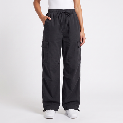Black - waist down detail