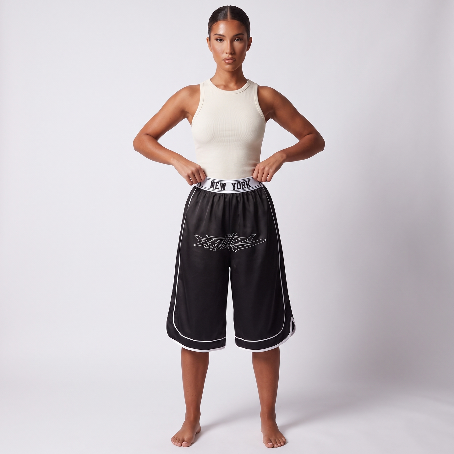 Maeve printed casual shorts black - full length on model