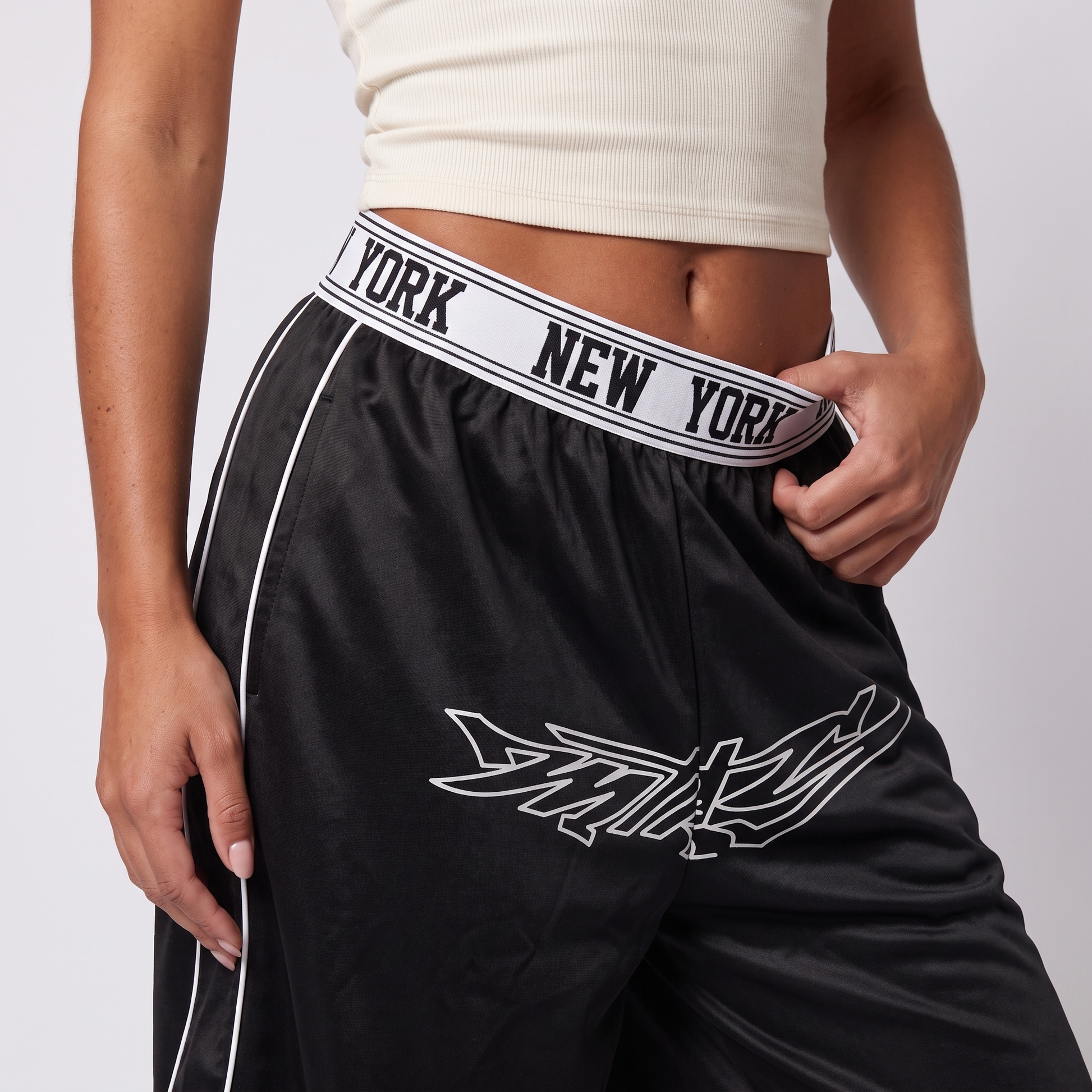 Maeve printed casual shorts black - hero detail with graffiti print