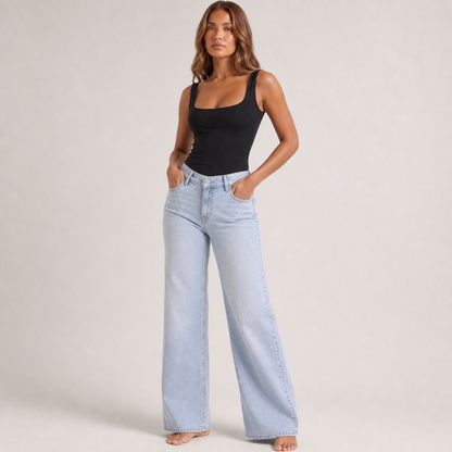 High Waisted Wide Leg Jeans – Light blue – three quarter
