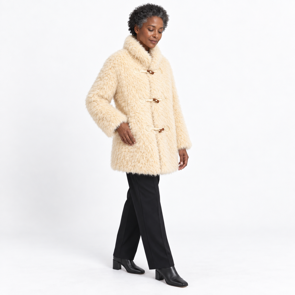 Women's sheepskin fur coat — Beige — three_quarter — studio 21-2