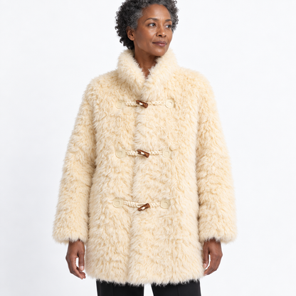 Women's sheepskin fur coat — Beige — detail — studio 21-3